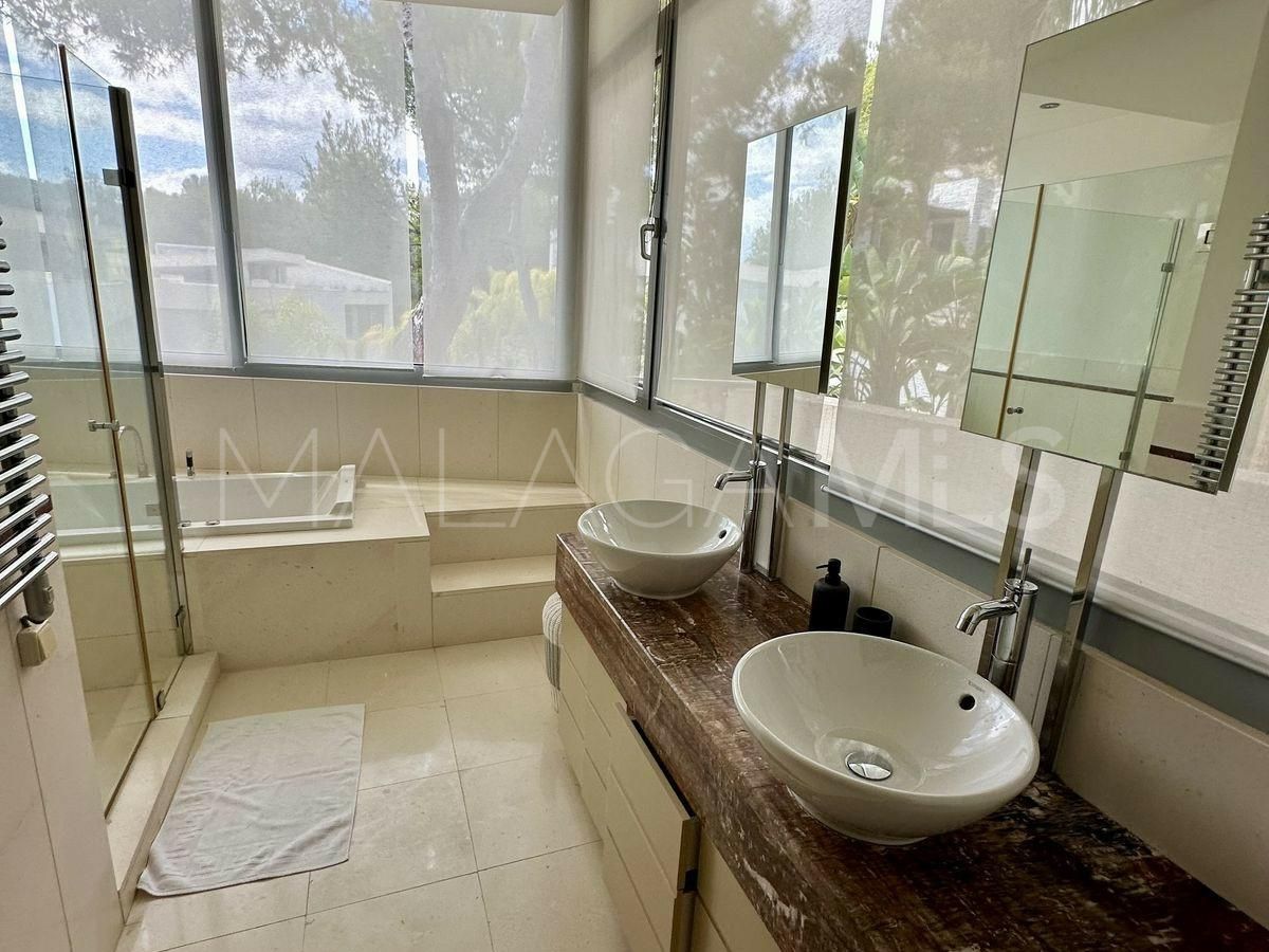 Buy town house in Meisho Hills