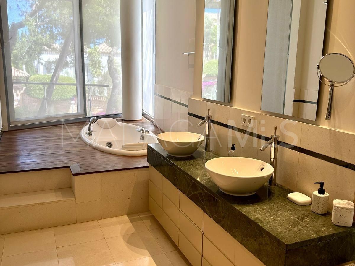 Buy town house in Meisho Hills