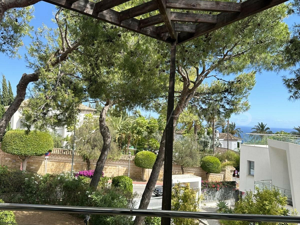 Buy town house in Meisho Hills