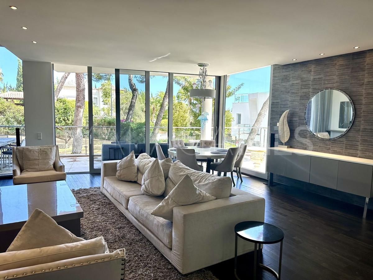 Buy town house in Meisho Hills