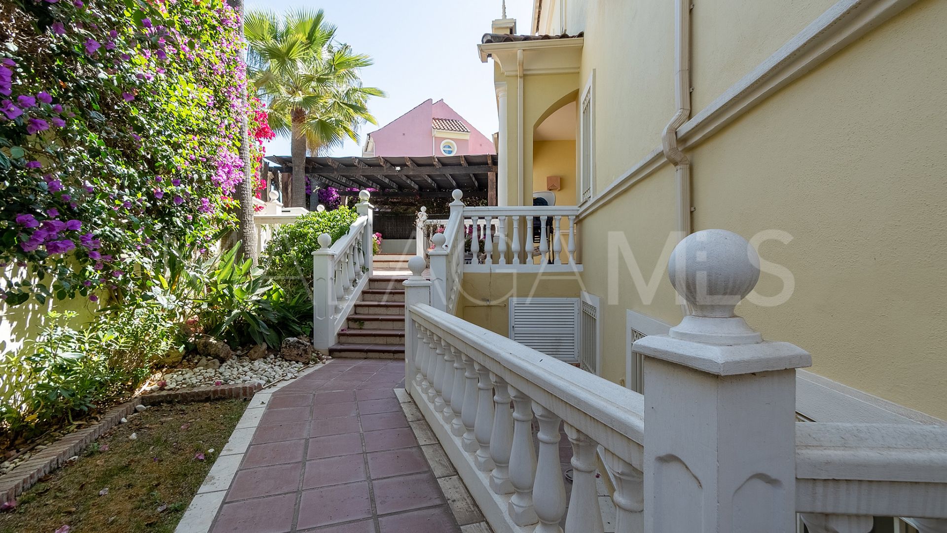 Se vende villa in Lorea Playa de 7 bedrooms