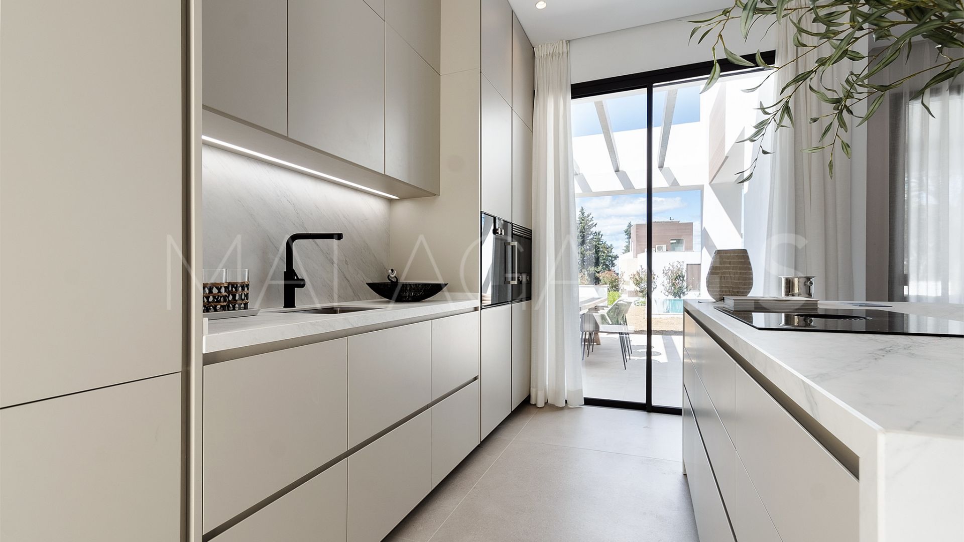 Villa for sale in Marbella Golden Mile