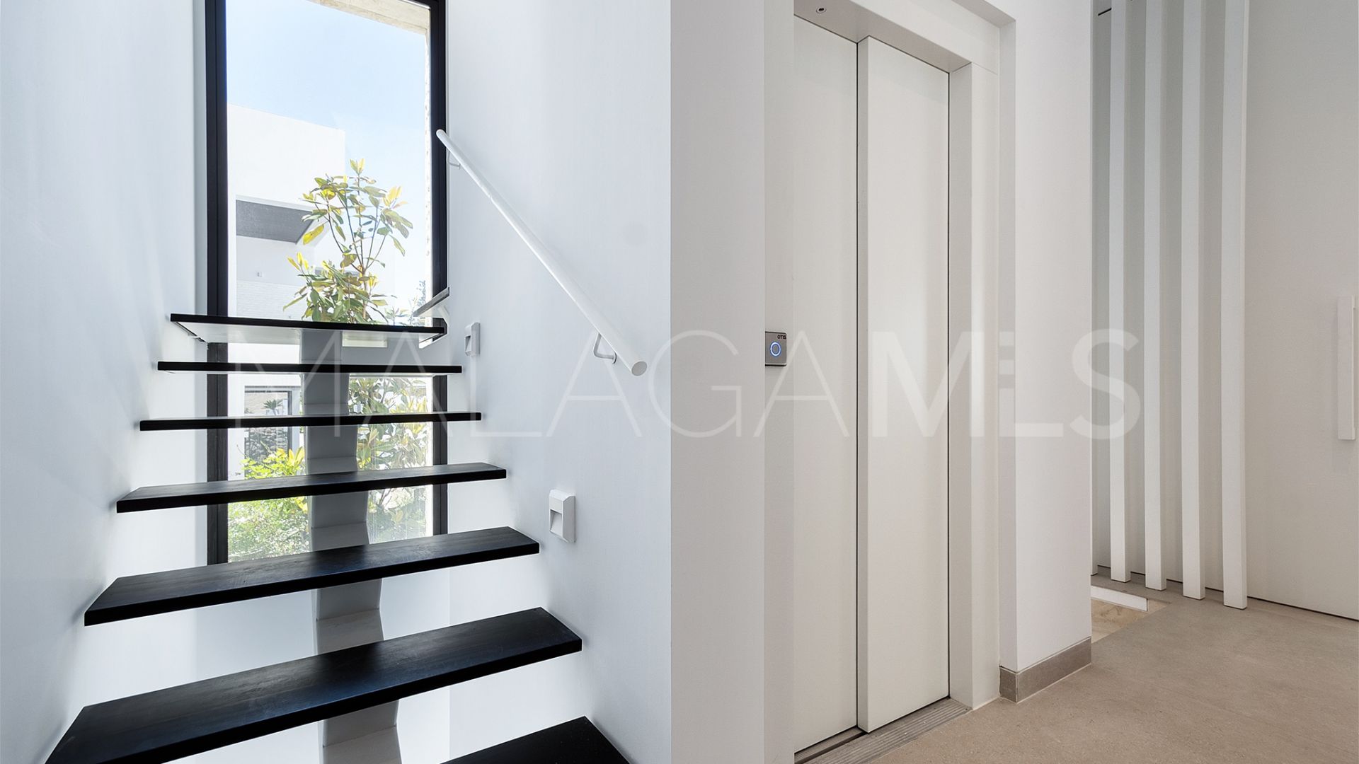 Villa for sale in Marbella Golden Mile