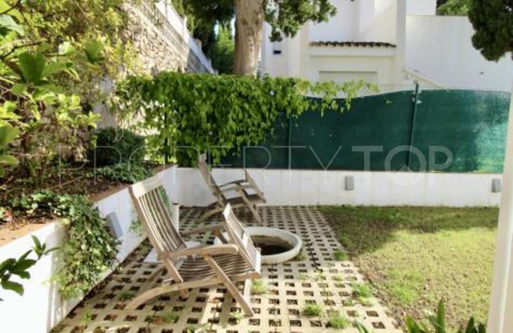 For sale villa in Nueva Andalucia with 3 bedrooms