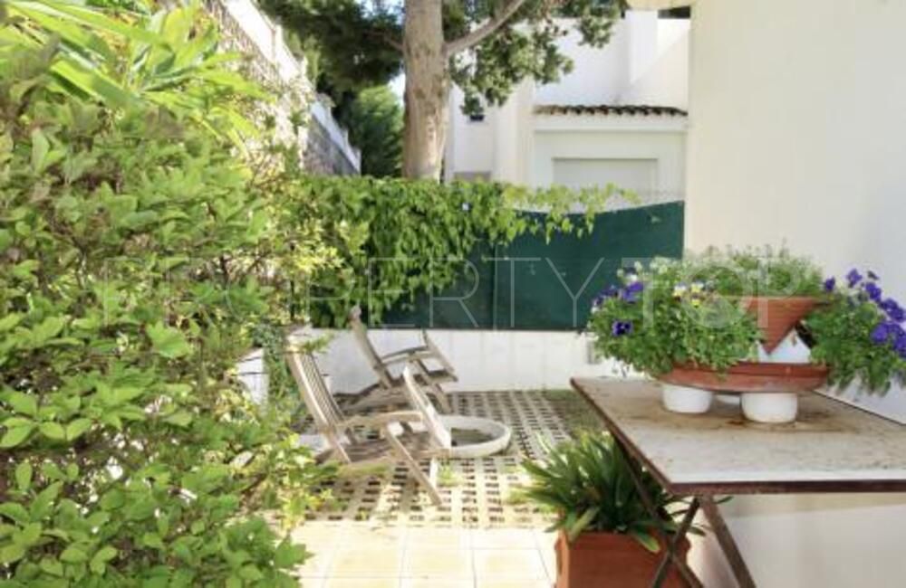 For sale villa in Nueva Andalucia with 3 bedrooms