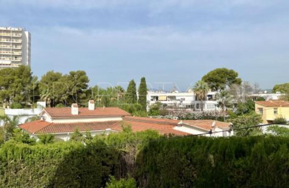 For sale villa in Nueva Andalucia with 3 bedrooms