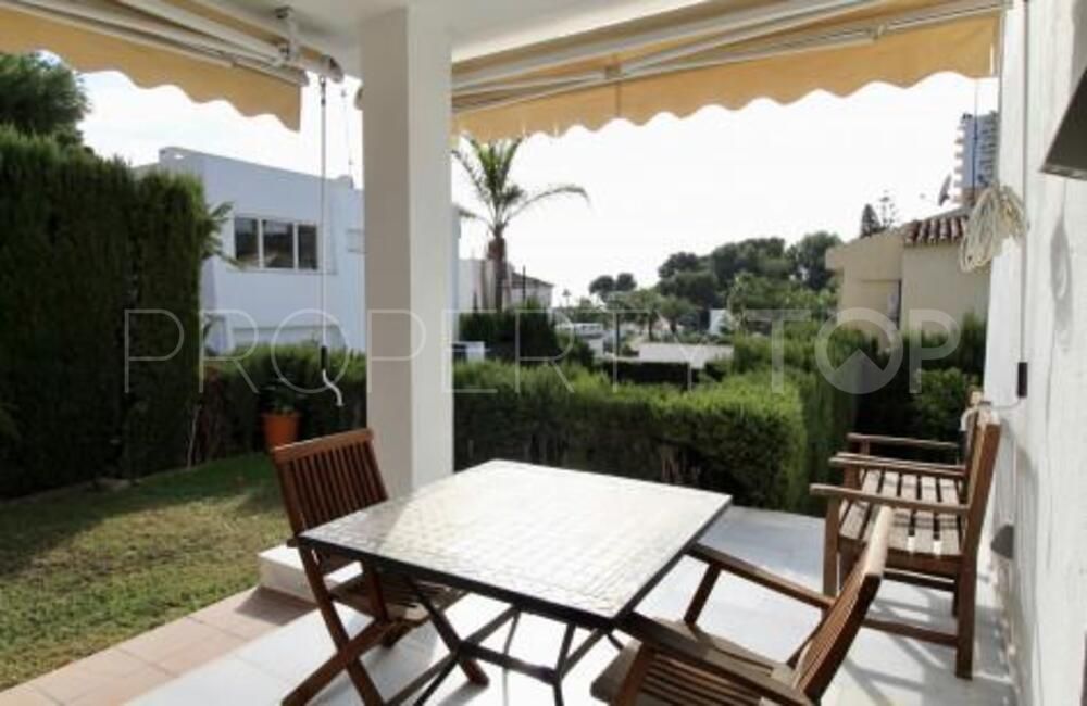 For sale villa in Nueva Andalucia with 3 bedrooms