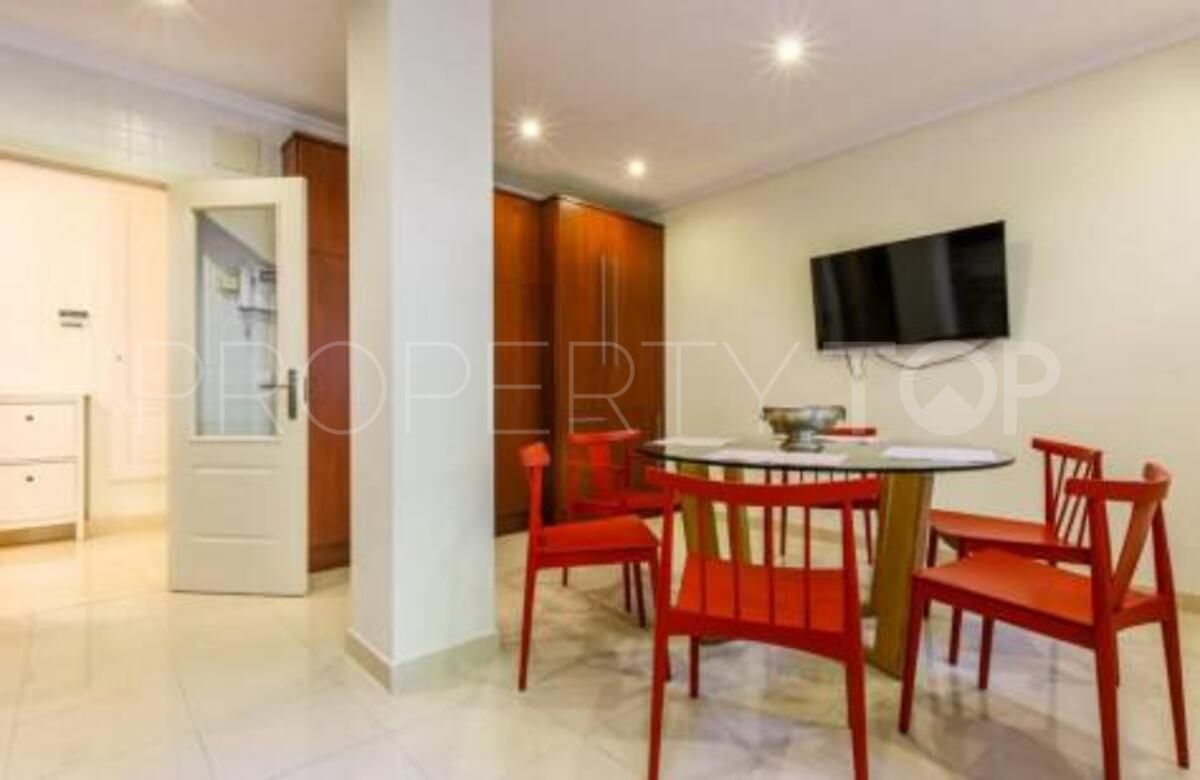 Apartamento planta baja con 3 dormitorios a la venta en Lomas del Rey