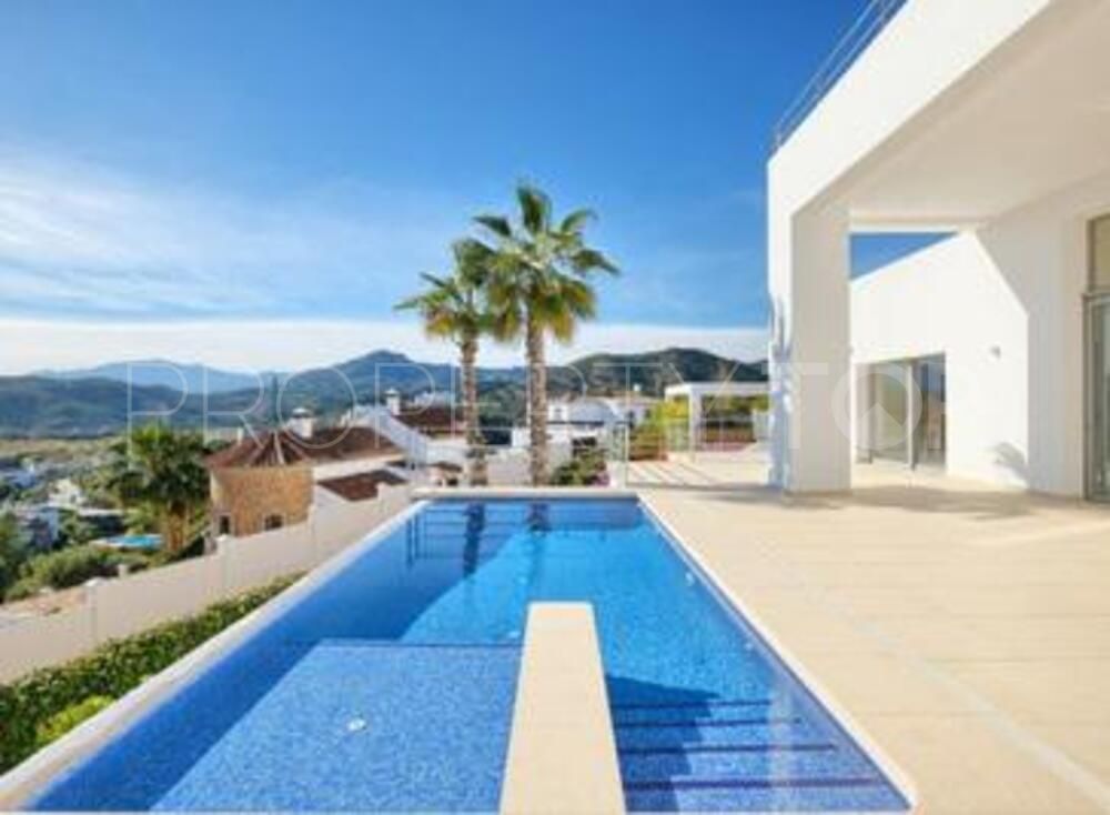 4 bedrooms villa for sale in Los Almendros