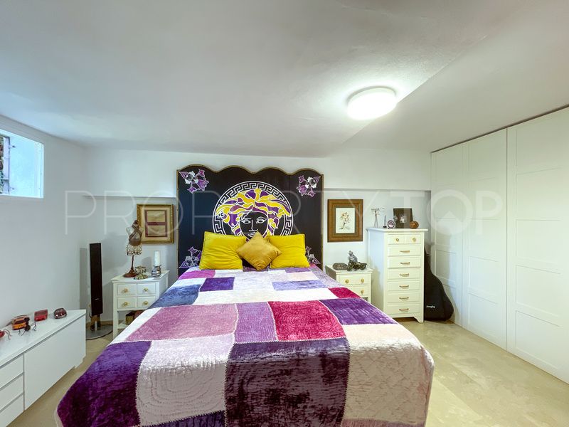 Adosado con 5 dormitorios a la venta en La Alzambra