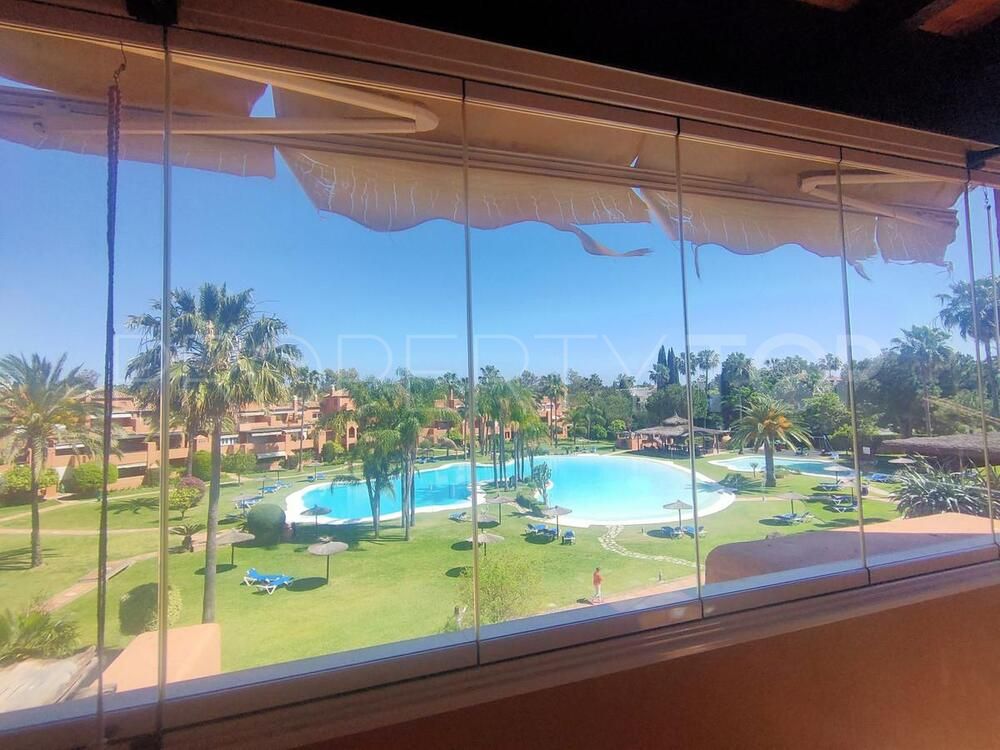 Duplex penthouse for sale in Guadalmina Baja with 4 bedrooms