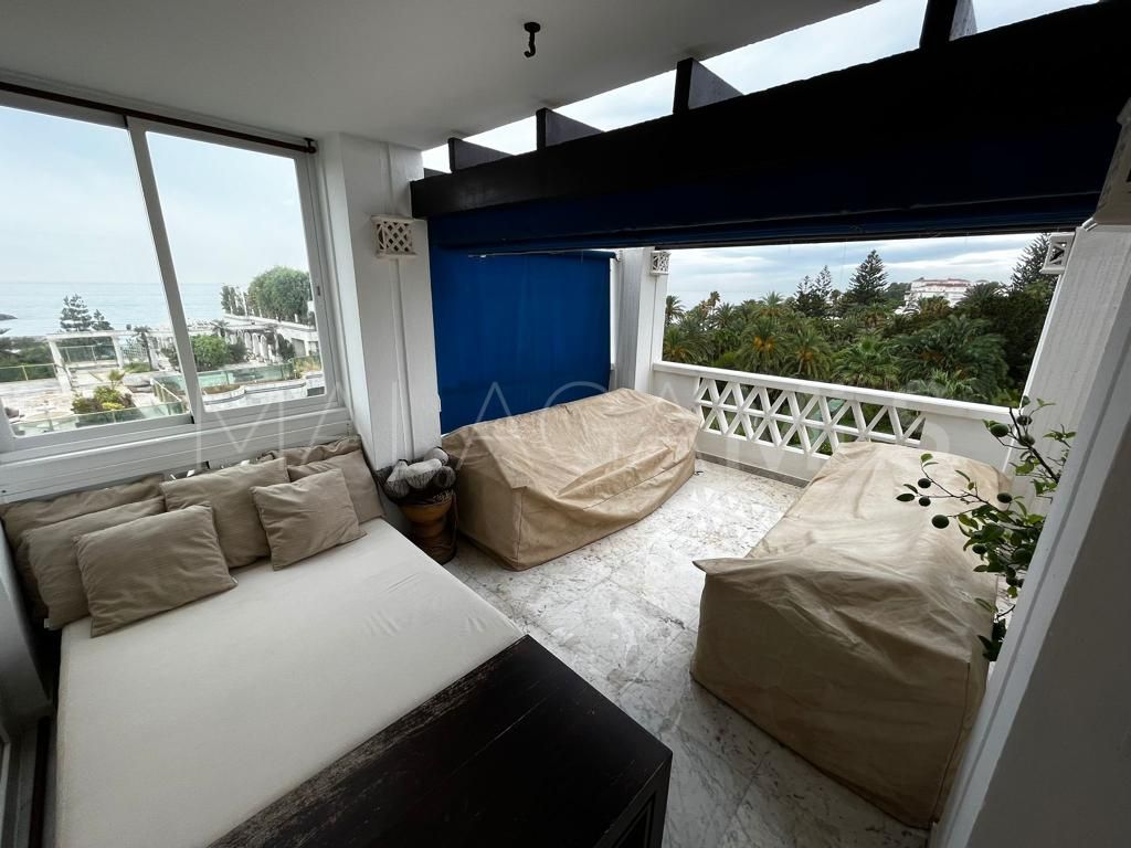 Buy apartamento de 5 bedrooms in Playas del Duque
