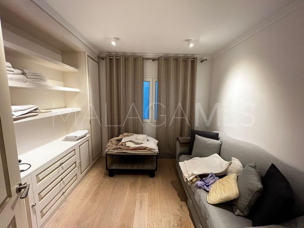 Buy apartamento de 5 bedrooms in Playas del Duque