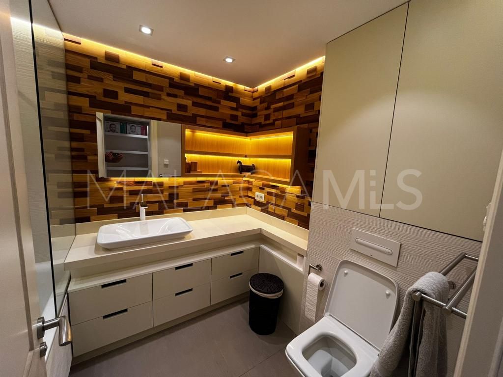 Buy apartamento de 5 bedrooms in Playas del Duque