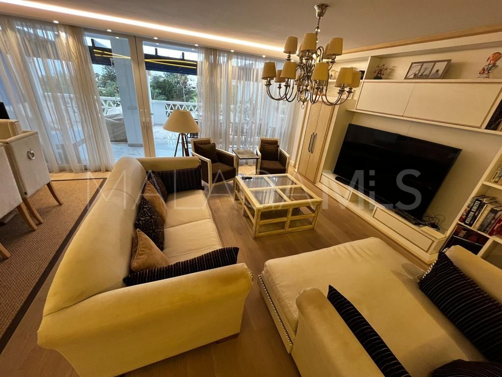 Buy apartamento de 5 bedrooms in Playas del Duque