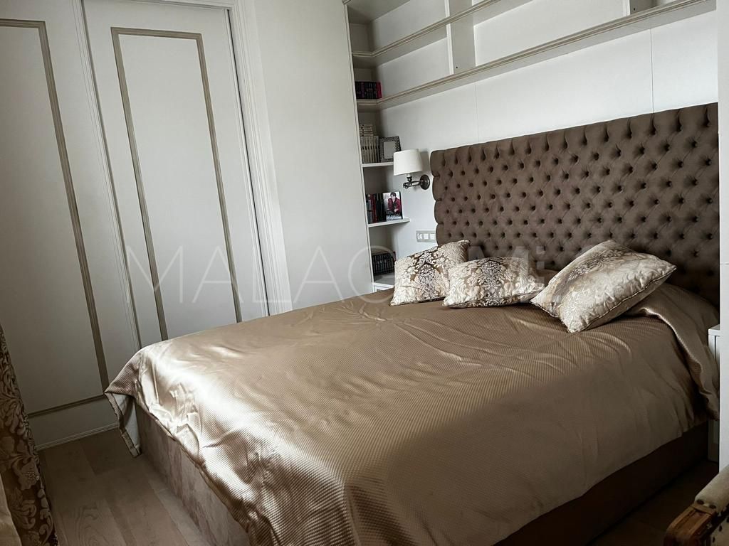 Buy apartamento de 5 bedrooms in Playas del Duque