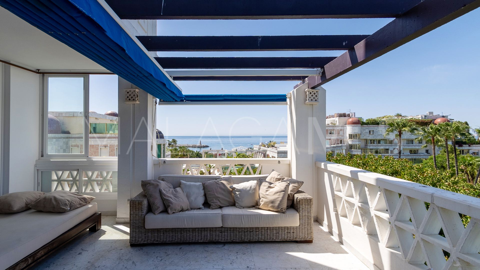 Lägenhet for sale in Playas del Duque