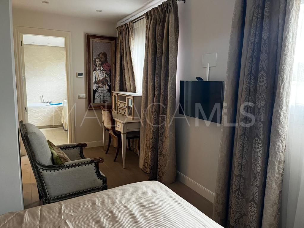 Buy apartamento de 5 bedrooms in Playas del Duque