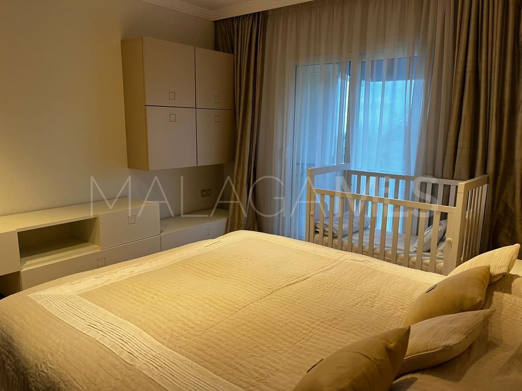Buy apartamento de 5 bedrooms in Playas del Duque