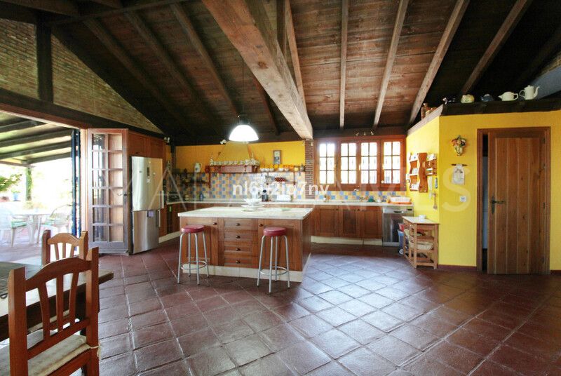Villa for sale in New Golden Mile