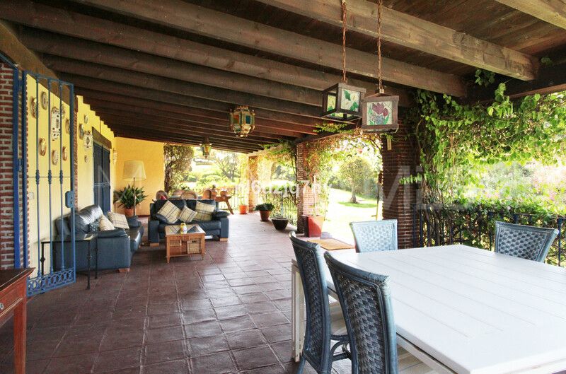Villa for sale in New Golden Mile