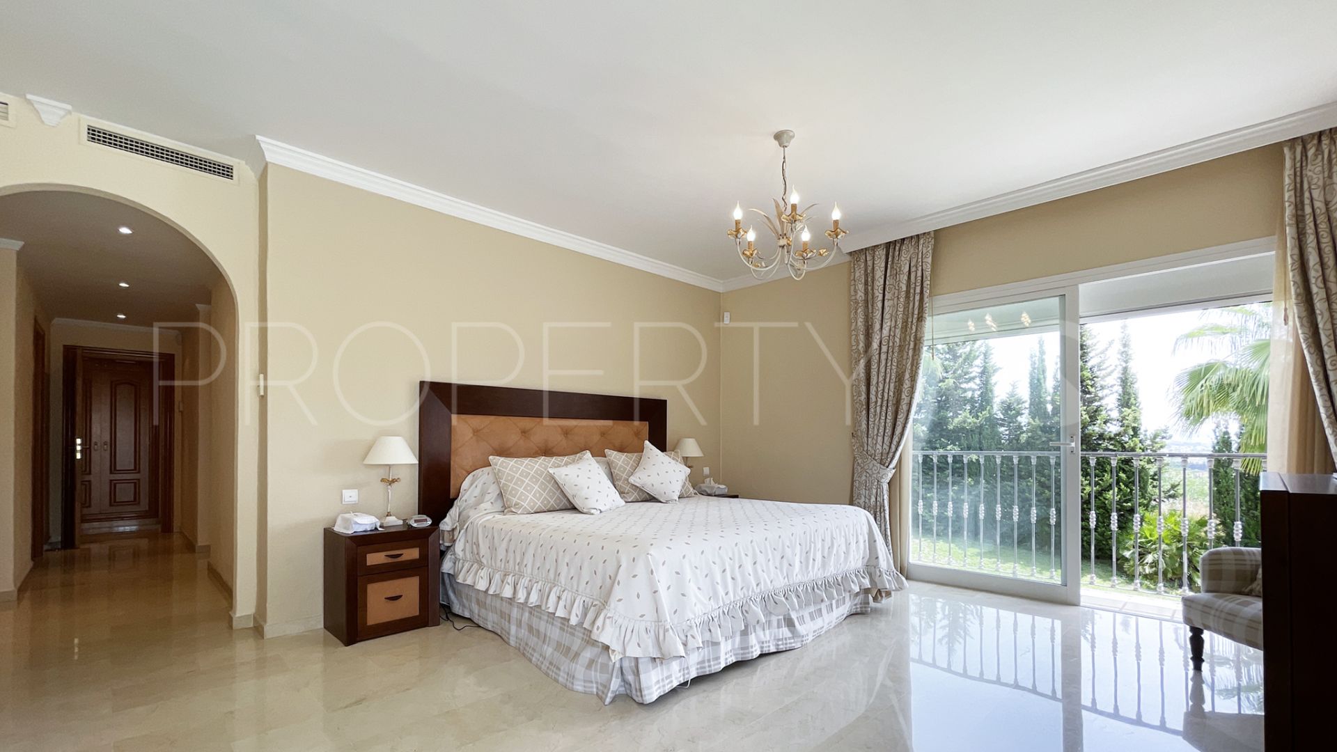 For sale 5 bedrooms villa in La Alqueria