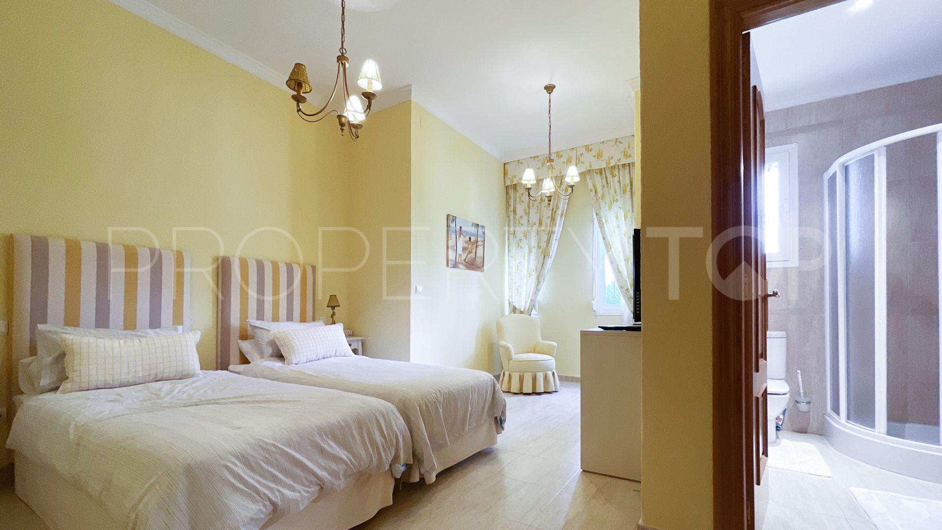 For sale 5 bedrooms villa in La Alqueria