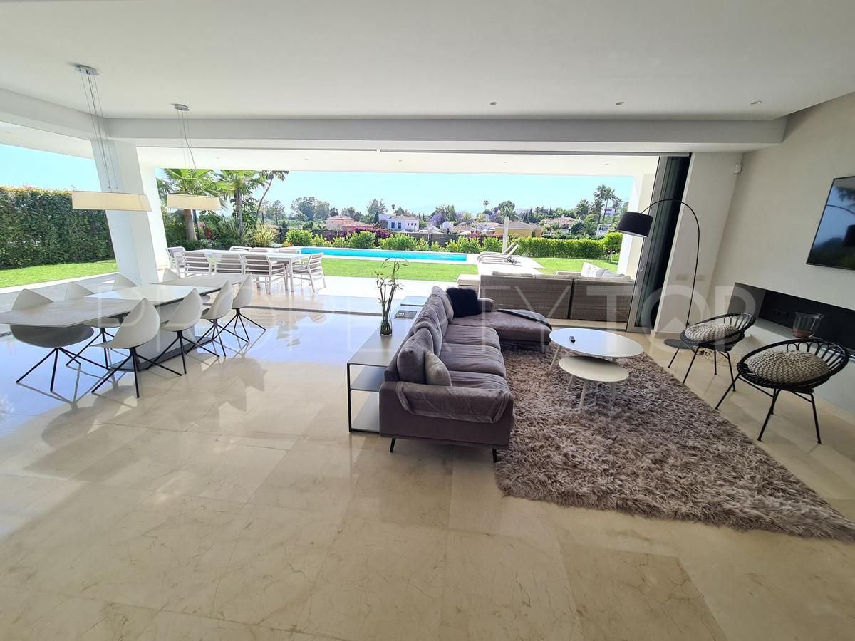 Villa en venta con 4 dormitorios en Rio Real