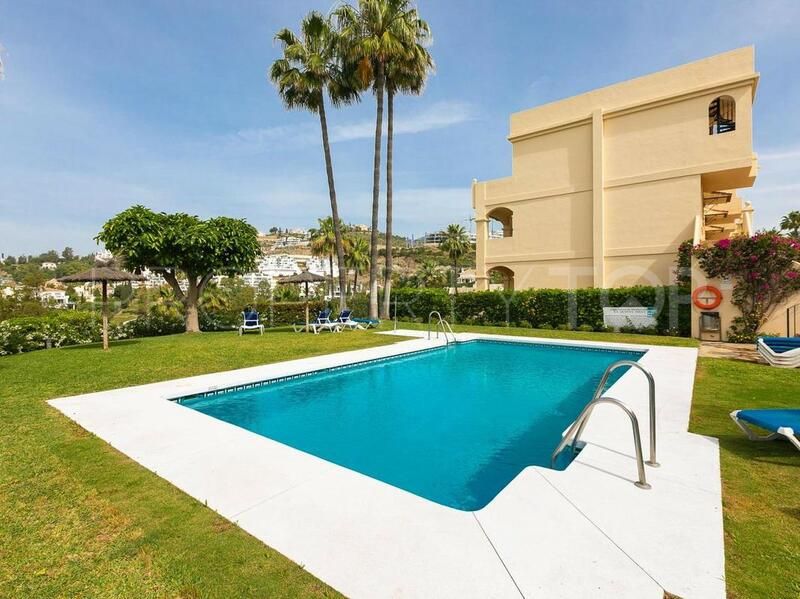 For sale ground floor apartment with 3 bedrooms in La Quinta Hills