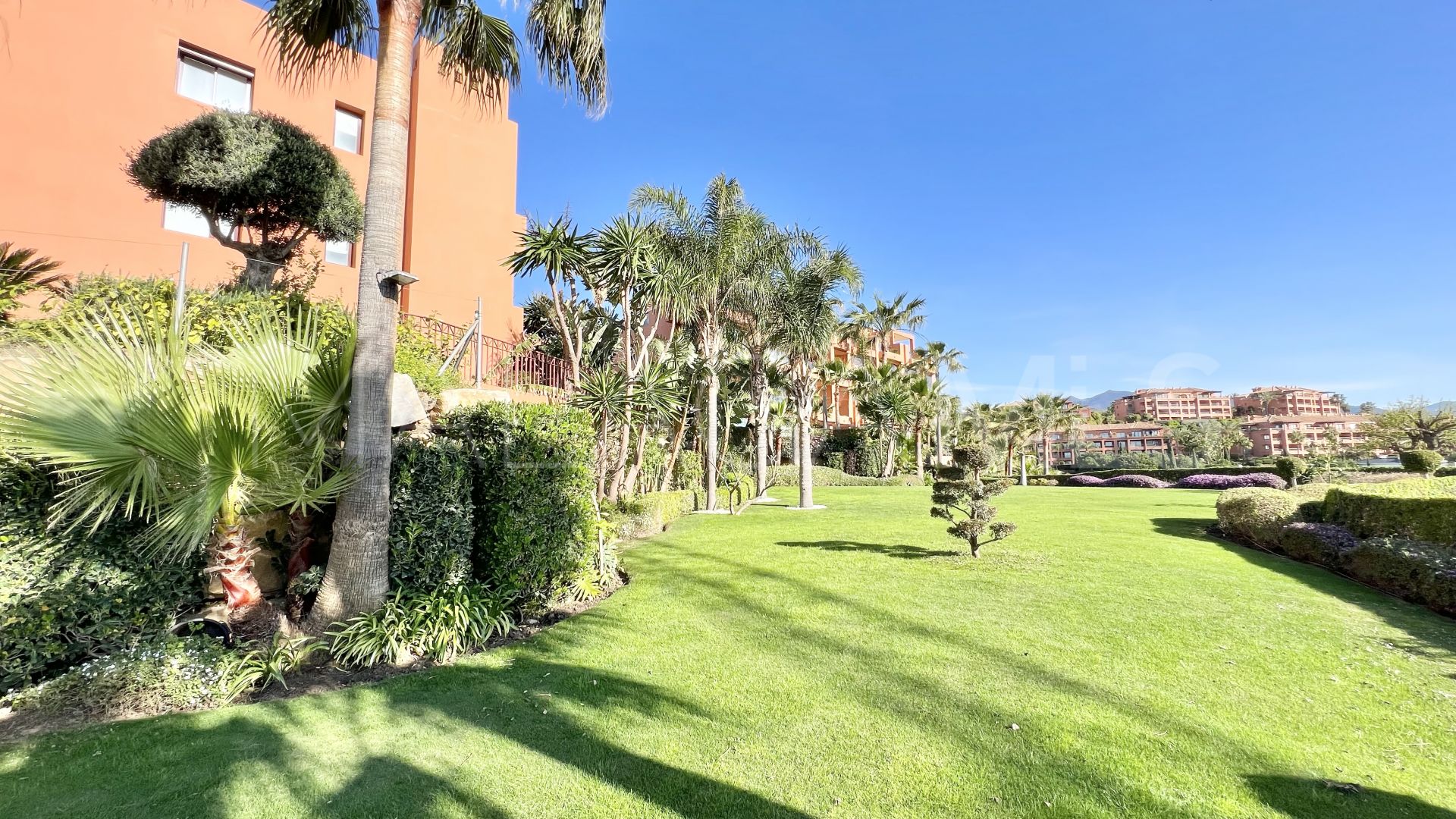 For sale ground floor apartment with 2 bedrooms in Los Flamingos