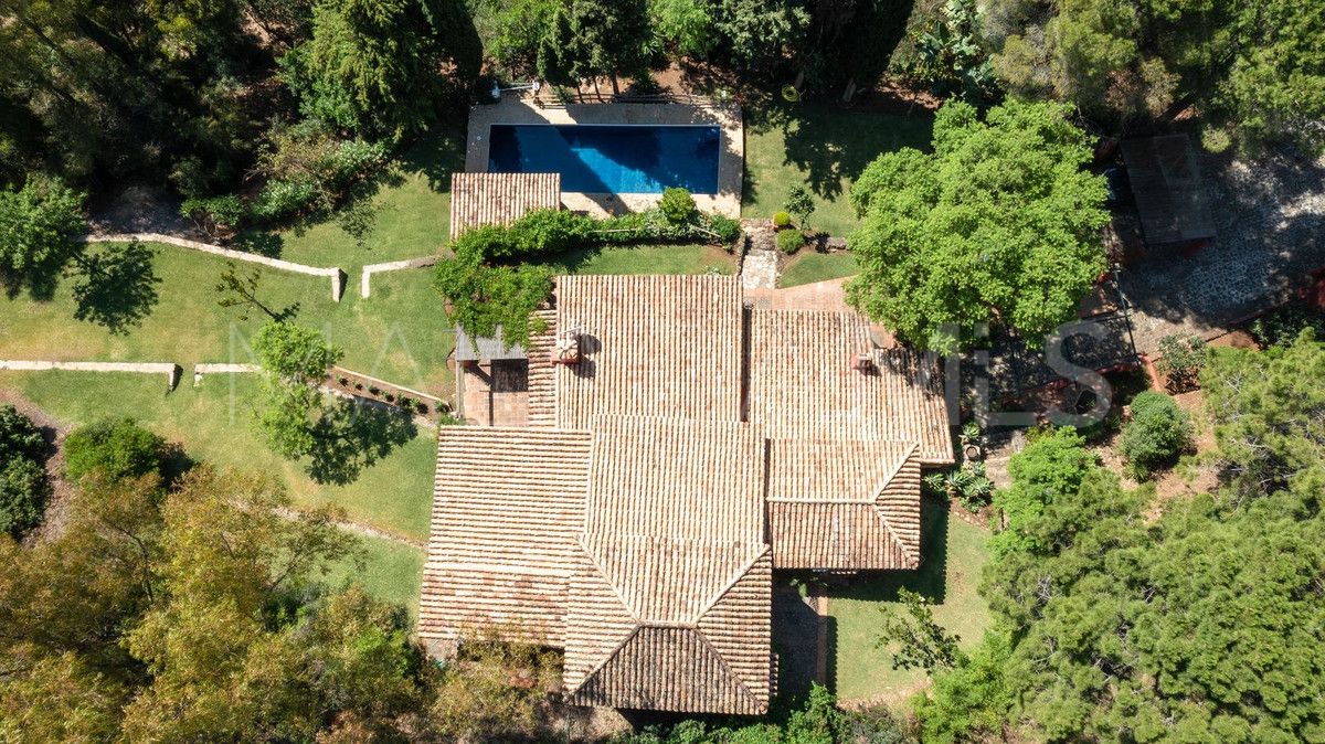 Villa for sale in Benahavis Centro