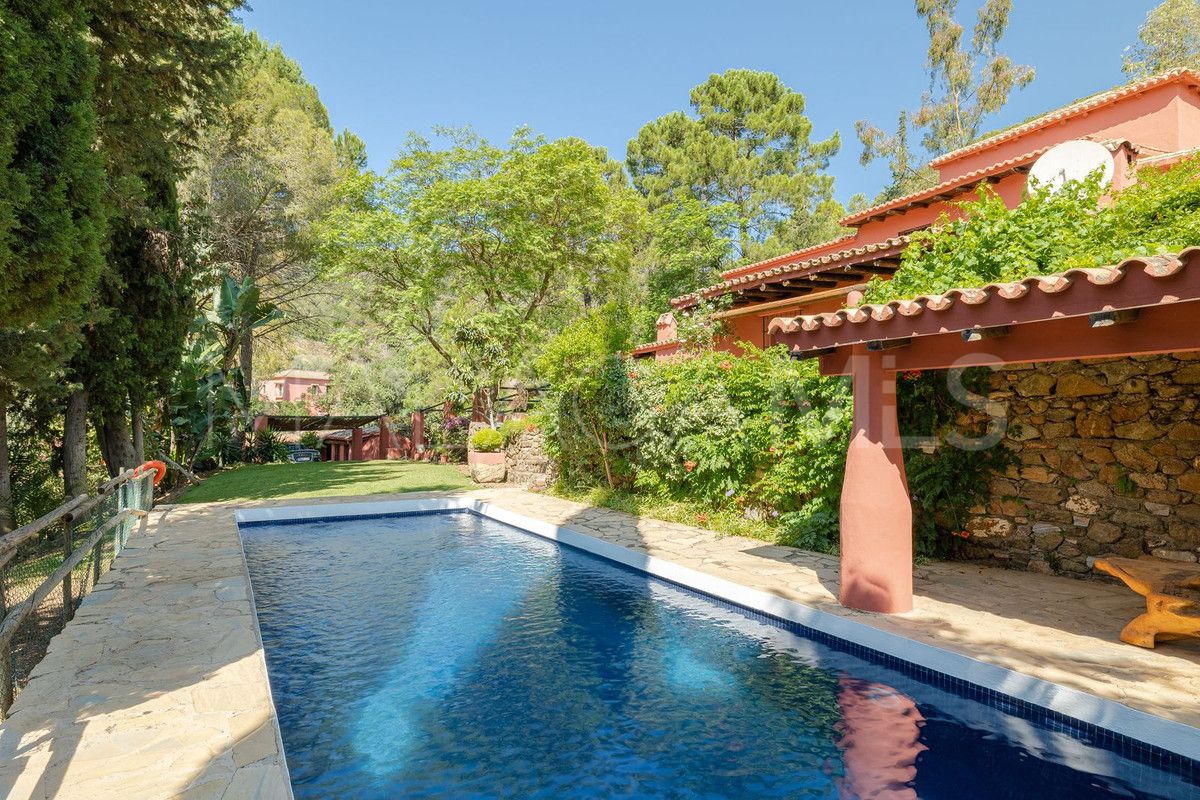 Villa for sale in Benahavis Centro