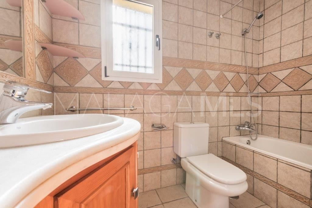 Adosado with 2 bedrooms a la venta in Benahavis