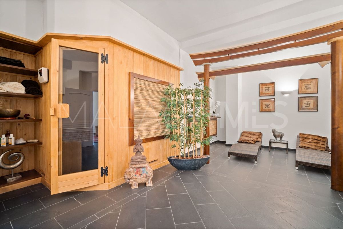Villa for sale in La Quinta with 6 bedrooms