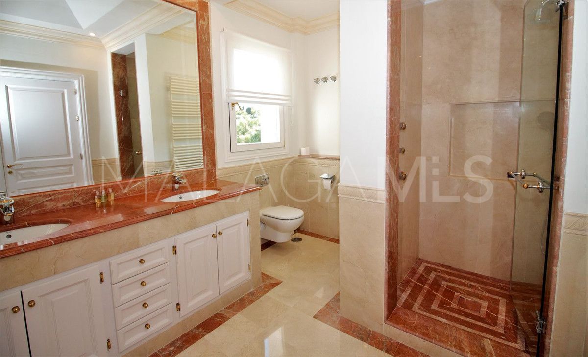 Se vende villa with 6 bedrooms in La Zagaleta