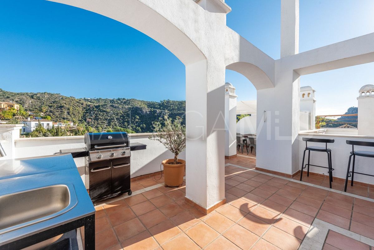 Penthouse with 3 bedrooms for sale in Benahavis