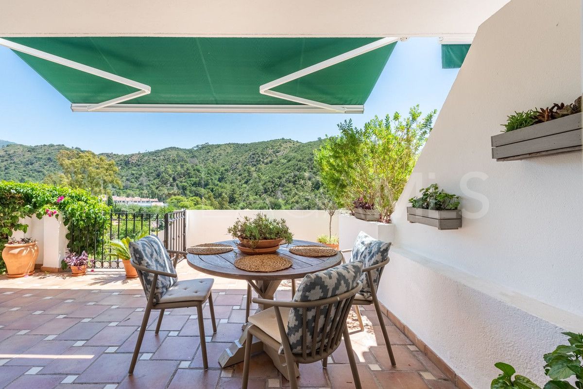 For sale ground floor apartment with 2 bedrooms in Benahavis