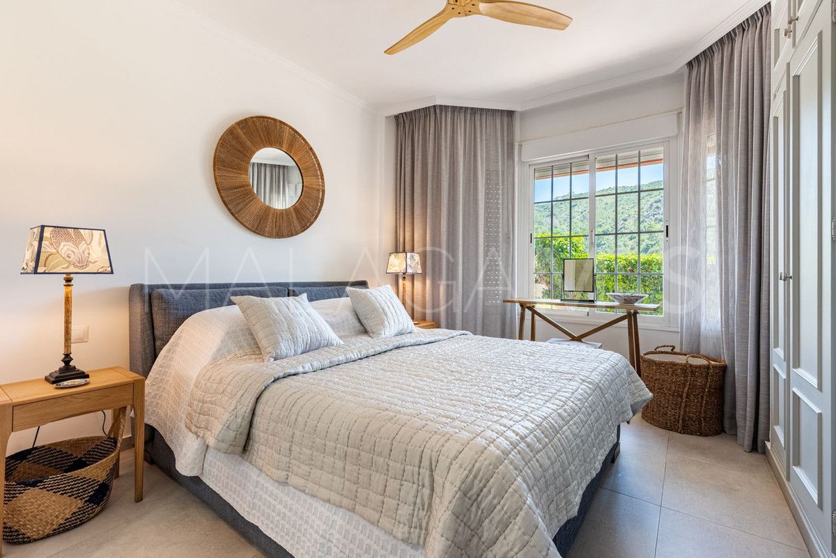For sale ground floor apartment with 2 bedrooms in Benahavis