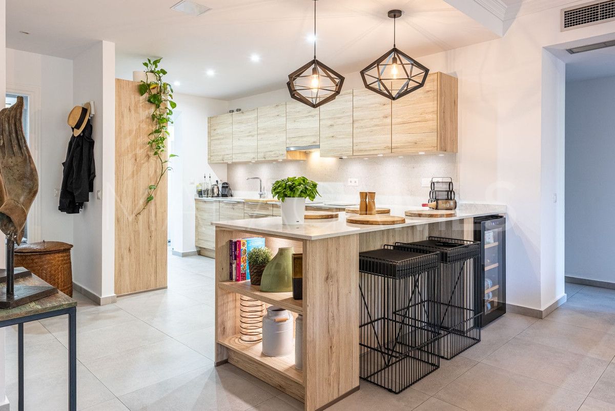 For sale ground floor apartment with 2 bedrooms in Benahavis