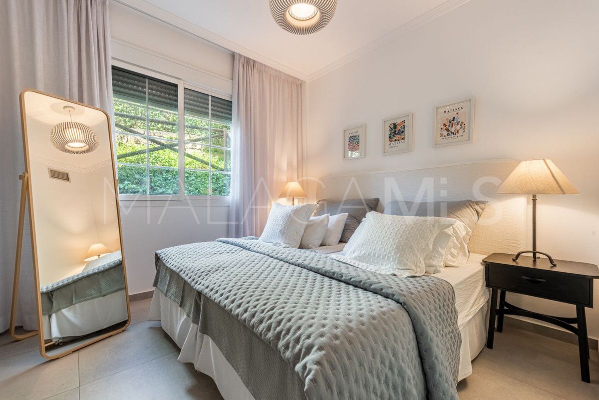 For sale ground floor apartment with 2 bedrooms in Benahavis