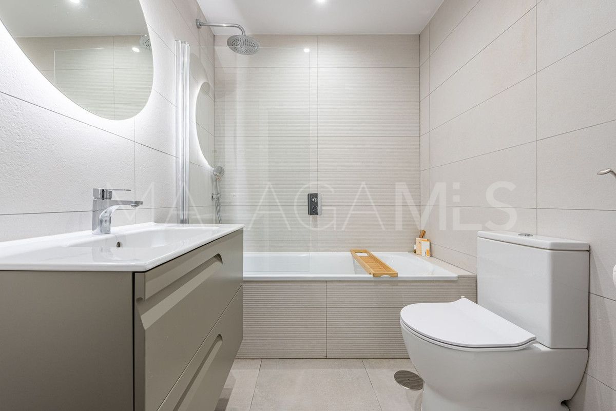 For sale ground floor apartment with 2 bedrooms in Benahavis