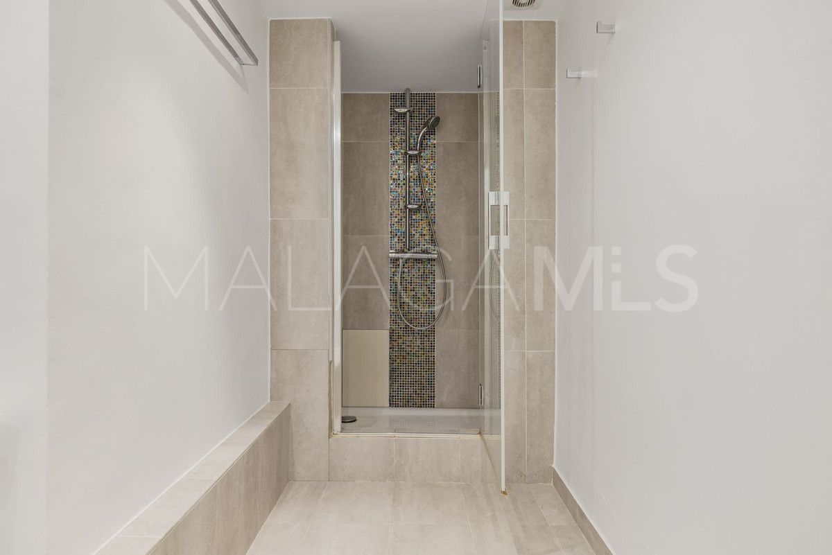 Town house for sale in La Heredia with 5 bedrooms
