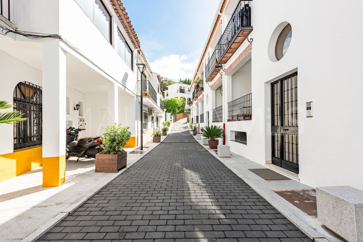 Se vende apartamento planta baja in Benahavis