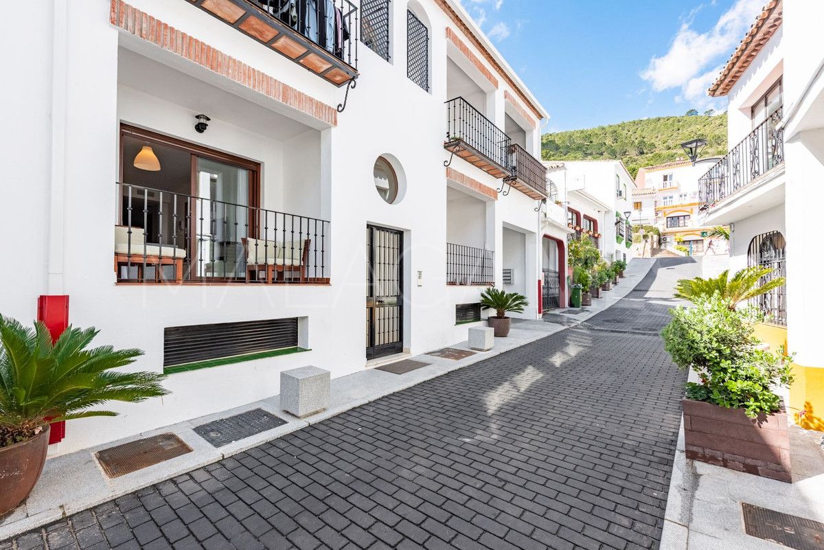 Se vende apartamento planta baja in Benahavis