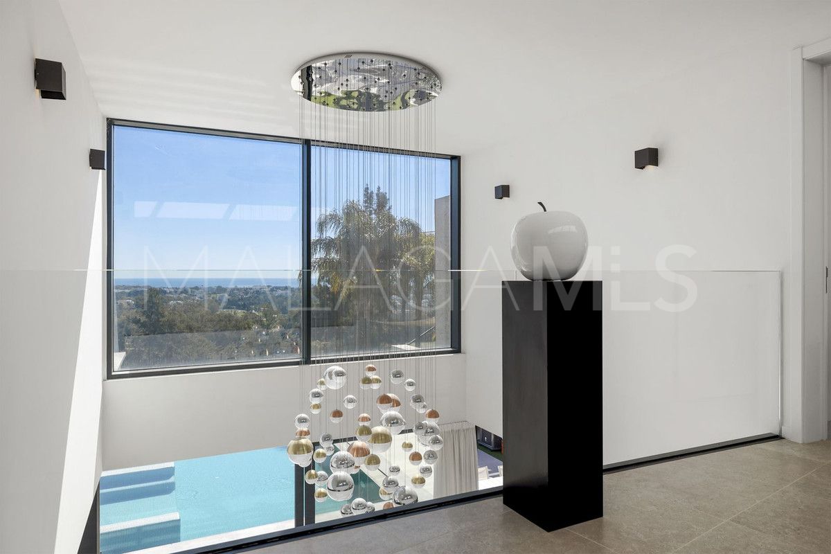 Villa for sale in Benahavis