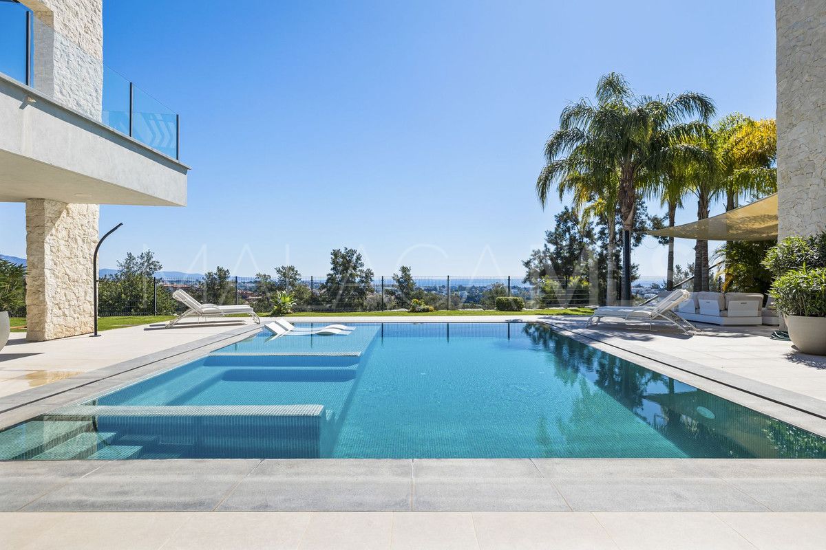 Villa for sale in Benahavis