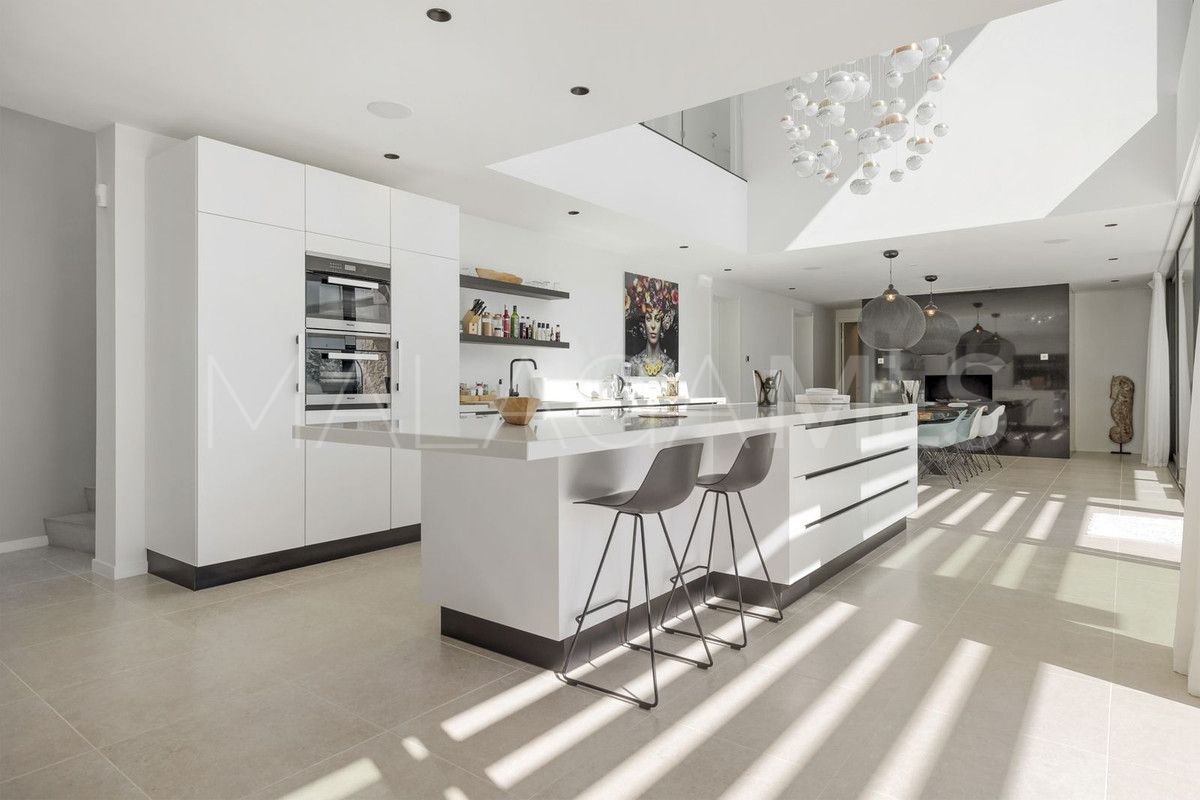 Villa for sale in Benahavis