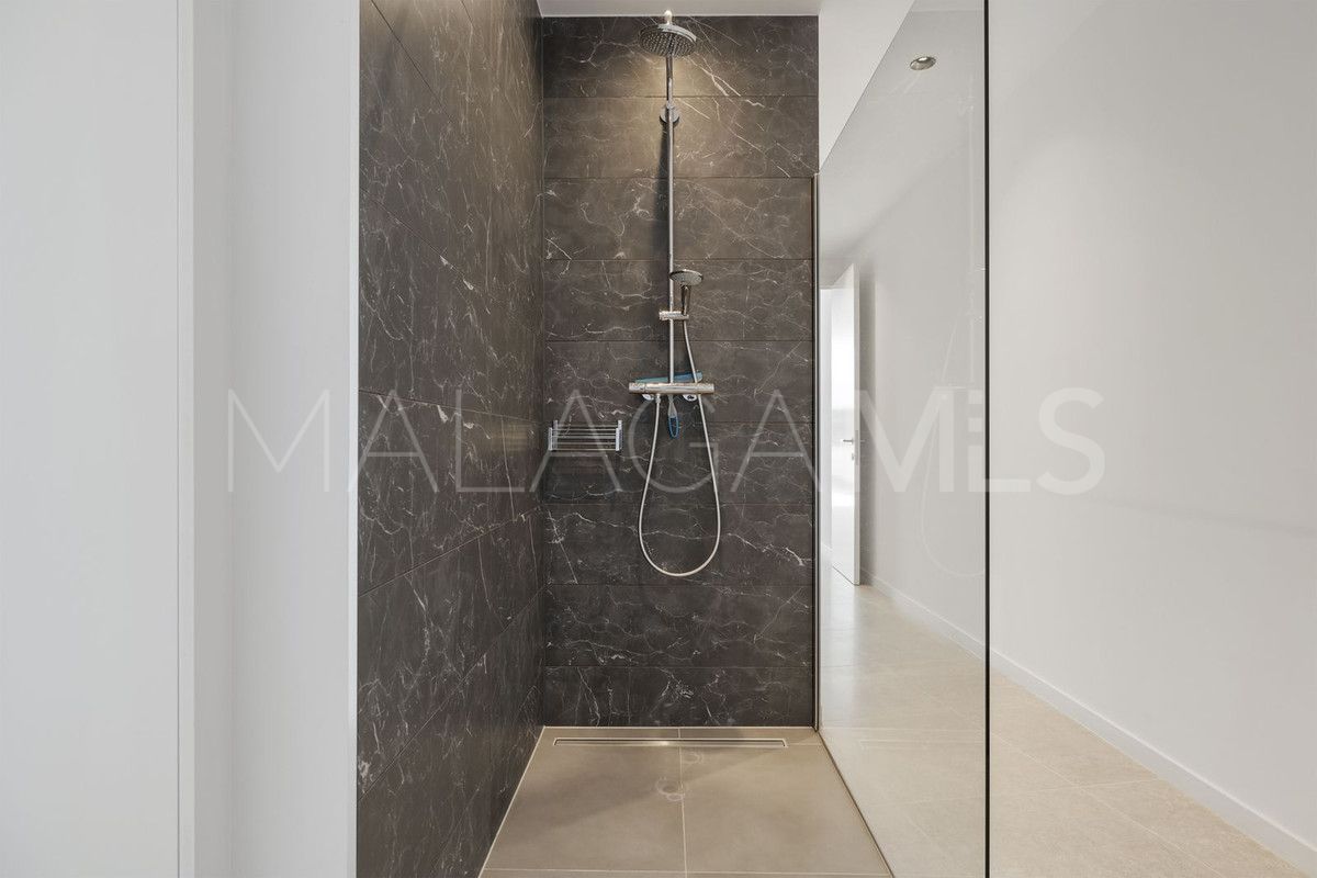 Villa for sale in Benahavis