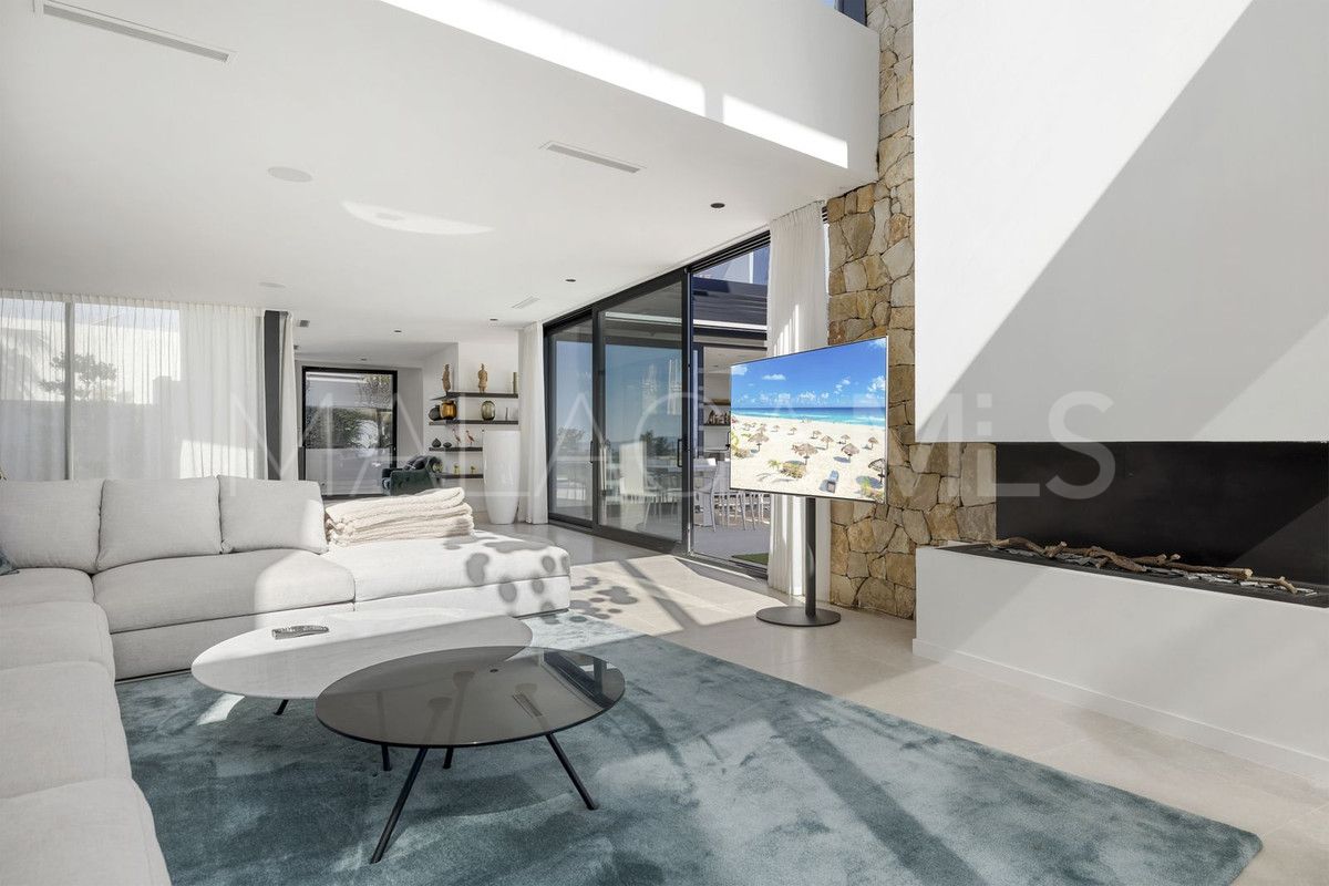 Villa for sale in Benahavis