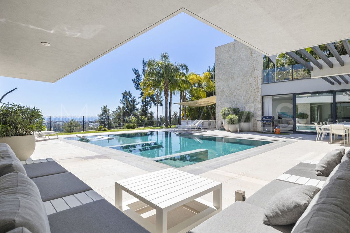 Villa for sale in Benahavis